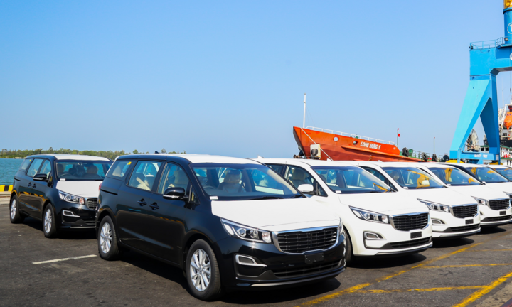 Thaco xuất khẩu 40 xe du lịch Kia Grand Carnival sang Thái Lan